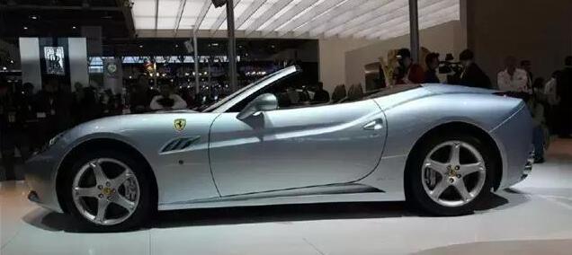 都說手動擋更有樂趣 為何超跑不用手動擋？