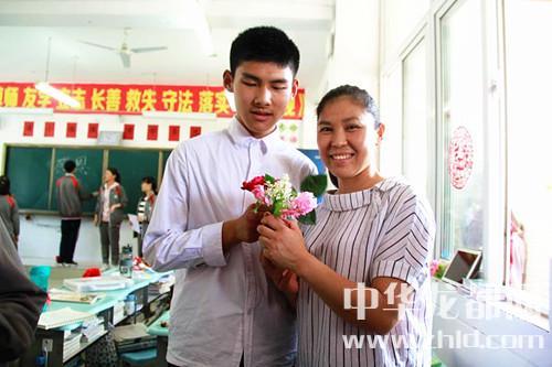 母親節(jié)，周口高中生這樣過！