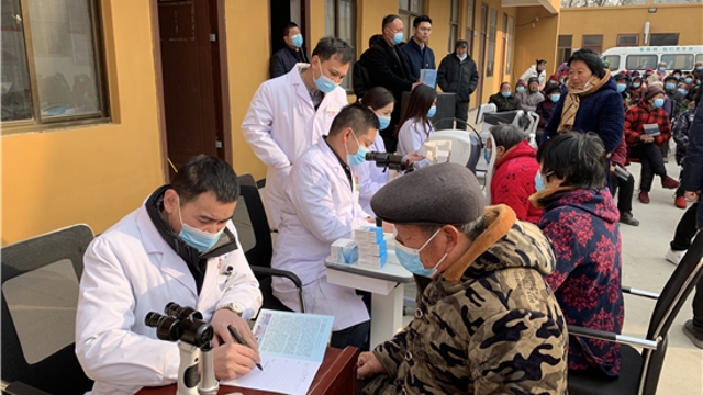 為民服務(wù)暖人心，送醫(yī)下鄉(xiāng)助健康