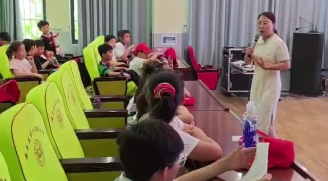 周口報業(yè)鹿邑小記者參加青少年品格必修課